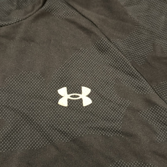 Under Armour Dry Fit Athletic Top - Picture 2 of 4